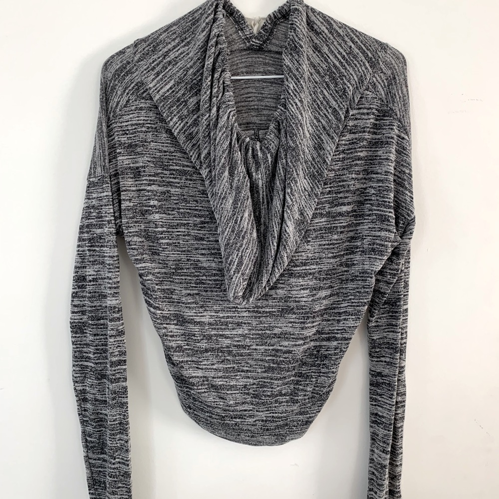 Abercrombie & Fitch Cropped Hoodie
